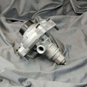 Zawór sterujący przyczepy