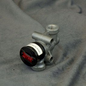 Zawór luzujący przyczepy