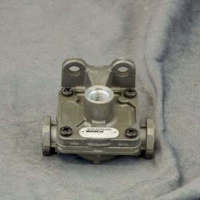 Zawór przyspieszający odhamowanie