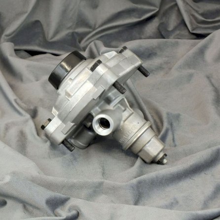 Zawór sterujący przyczepy