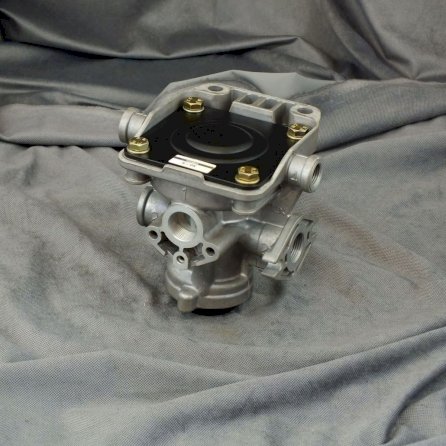 351 033 001 Zawór hamulcowy