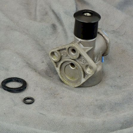 352 012 001 Luzownik do zaworu hamowania 351...