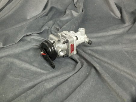 Zawór sterujący przyczepy