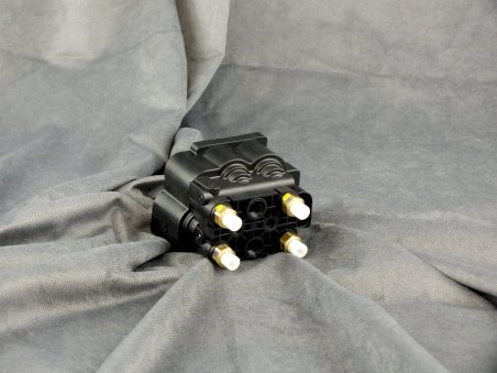 Zawór elektromagnetyczny 472 553 563 0